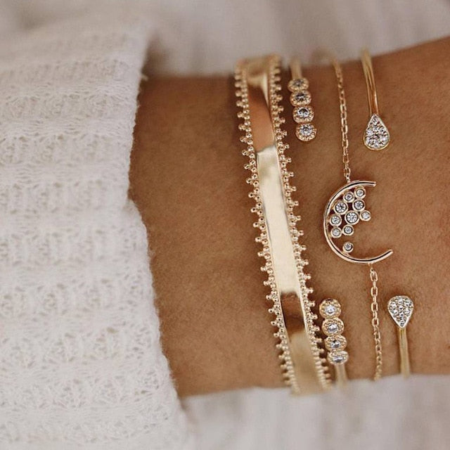 Fashionable  Bracelet ensemble