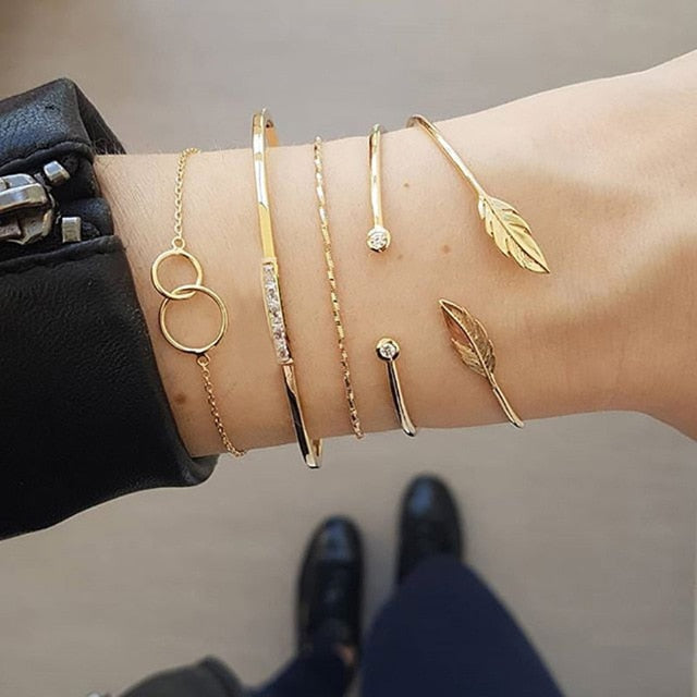 Fashionable  Bracelet ensemble